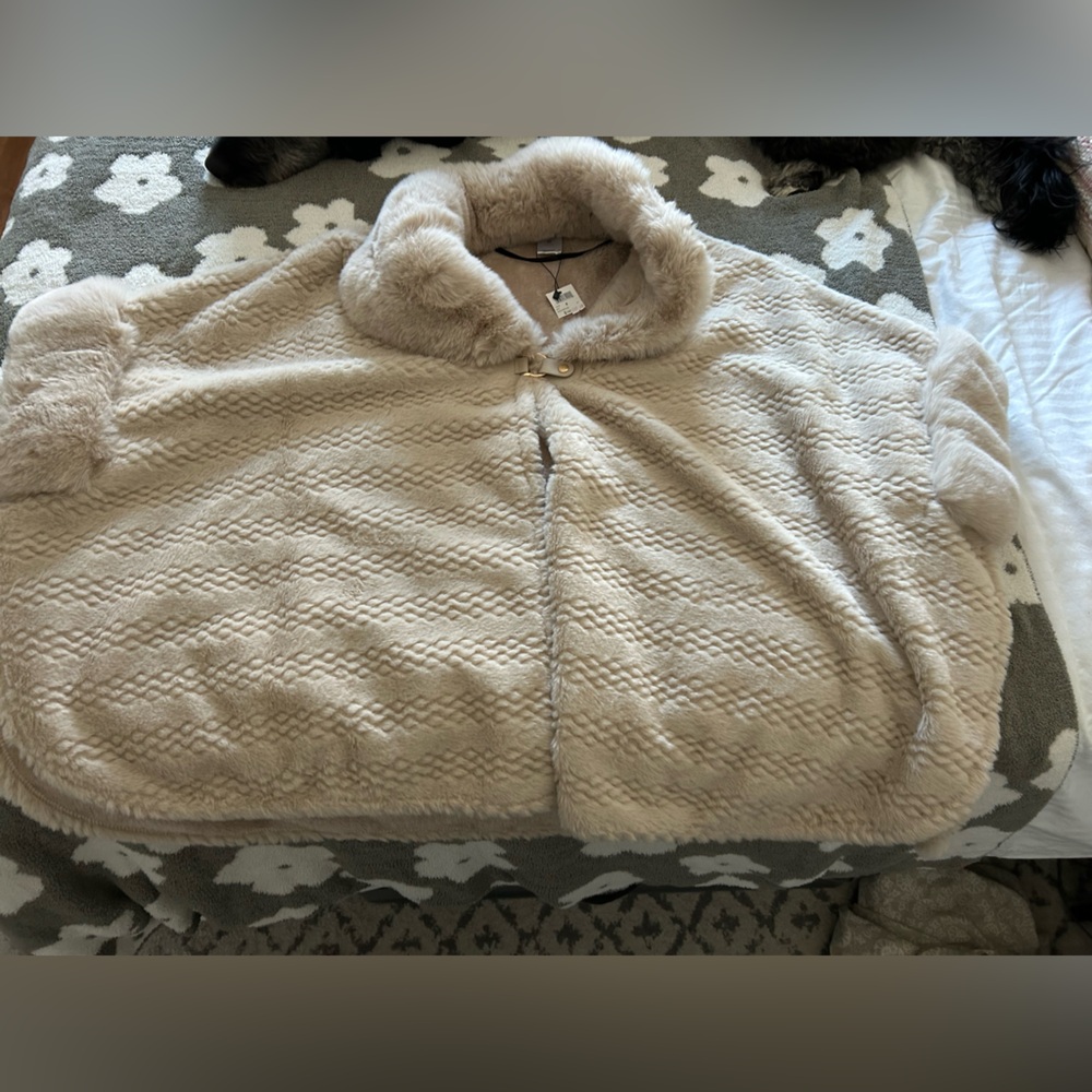 Women’s shawl/jacker